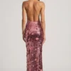 Vestido largo con cuello halter y adornos de lentejuelas Nolira en rosa