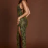 Vestido largo con cuello halter y adornos Luserna en verde serpiente