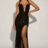 Vestido largo con cuello halter y adornos Sansel en negro