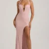 Vestido largo con cuello halter y adornos Sansel en rosa lavanda