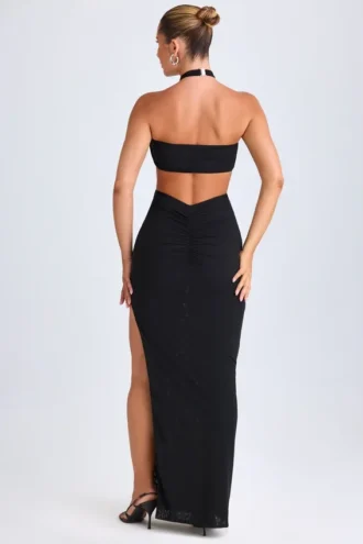 Vestido largo con cuello halter y detalles de herrajes Bethania en negro
