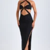Vestido largo con cuello halter y detalles de herrajes Bethania en negro