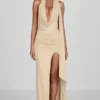 Vestido largo con cuello halter y escote pronunciado de jersey suave Navina en color champán