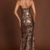 Vestido largo con cuello recto y adornos Antea en negro y lámina dorada