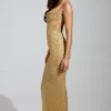 Vestido largo con cuello vuelto y adornos Constance en dorado