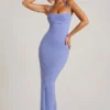 Vestido largo con cuello vuelto y adornos Monte Carlo en azul claro
