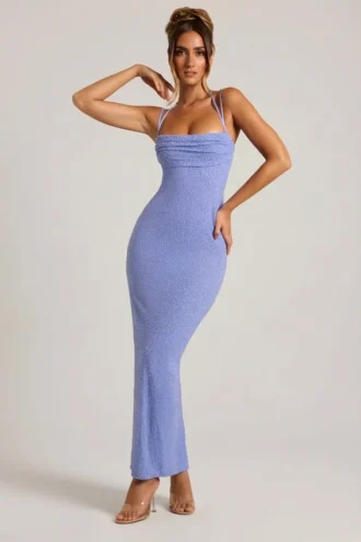 Vestido largo con cuello vuelto y adornos Monte Carlo en azul claro