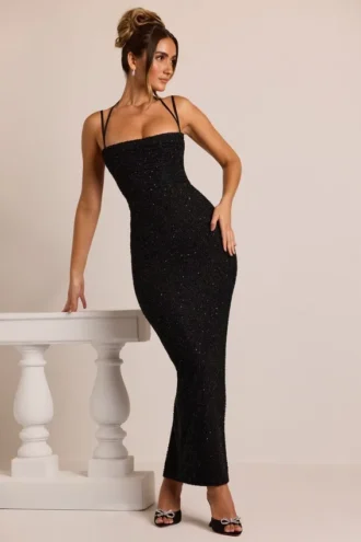Vestido largo con cuello vuelto y adornos Monte Carlo en negro