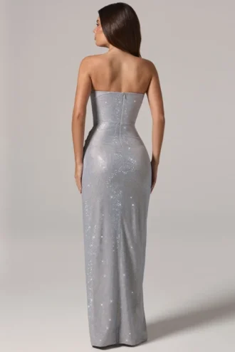 Vestido largo con cuello vuelto y cintura fruncida y adornos de La Rochette en color plateado