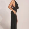 Vestido largo con cuello vuelto y corte hasta el muslo Teodora en negro
