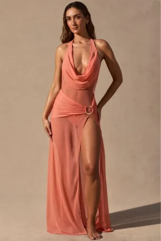 Vestido largo con cuello vuelto y escote pronunciado Anaya en color coral
