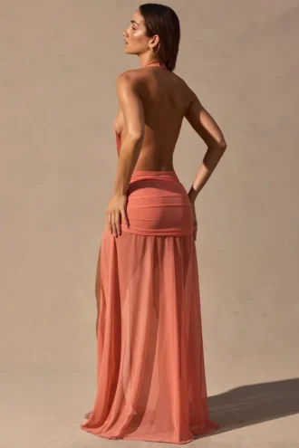Vestido largo con cuello vuelto y escote pronunciado Anaya en color coral
