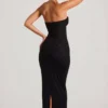 Vestido largo con cuello vuelto y tirantes finos adornado Palermo en negro