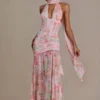 Vestido largo con detalle de bufanda adornada Primrose Premium con estampado floral rosa