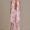 Vestido largo con detalle de bufanda adornada Primrose Premium con estampado floral rosa