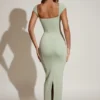 Vestido largo con escote corazón Dolcezza en verde salvia