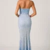 Vestido largo con escote corazón y cola de pez adornado Vesna en azul cielo