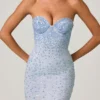 Vestido largo con escote corazón y cola de pez adornado Vesna en azul cielo