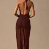 Vestido largo con escote halter y aberturas Caicos en marrón espresso