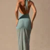 Vestido largo con escote halter y aberturas Caicos en verde espuma de mar