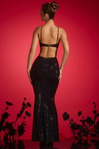Vestido largo con escote halter y aberturas decoradas Kassie en negro