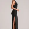 Vestido largo con escote halter y escote profundo Oona en negro