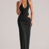 Vestido largo con escote halter y escote profundo Oona en negro