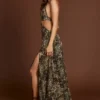 Vestido largo con escote pronunciado y aberturas Tarsia con estampado de leopardo