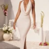 Vestido largo con escote pronunciado y cuello vuelto Mariposa en color marfil