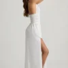 Vestido largo con escote pronunciado y espalda cruzada Pryana en blanco