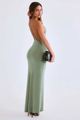 Vestido largo con escote pronunciado y espalda descubierta Leire Modal en verde salvia