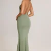 Vestido largo con escote pronunciado y espalda descubierta Leire Modal en verde salvia