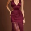 Vestido largo con escote pronunciado y flecos Solferina en rojo vino