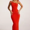Vestido largo con espalda abierta de jersey texturizado Noelia en rojo intenso