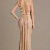 Vestido largo con espalda abierta y adornos Ariette Premium en dorado