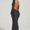 Vestido largo con espalda abierta y adornos Jailene en negro