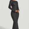 Vestido largo con espalda abierta y adornos Jailene en negro