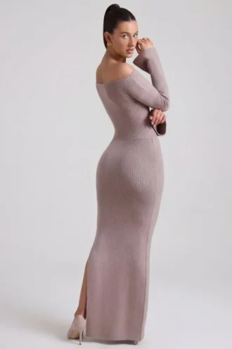 Vestido largo con hombros descubiertos de punto acanalado Terneigh en color topo