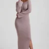 Vestido largo con hombros descubiertos de punto acanalado Terneigh en color topo
