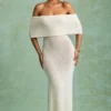 Vestido largo con hombros descubiertos Naia Bouclé en blanco
