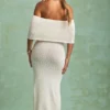 Vestido largo con hombros descubiertos Naia Bouclé en blanco