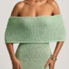 Vestido largo con hombros descubiertos Naia Bouclé en color menta