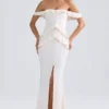 Vestido largo con volantes y hombros descubiertos Hemera en marfil