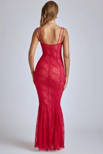 Vestido largo de cola de pez de encaje transparente Marietta en rojo cereza