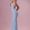 Vestido largo de encaje con escote corazón Lillienne en azul polvo