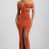 Vestido largo de jersey elástico con escote halter y aberturas de Karleen en naranja quemado
