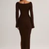 Vestido largo de manga larga con cuello barco y tejido de punto acanalado Isay en marrón chocolate