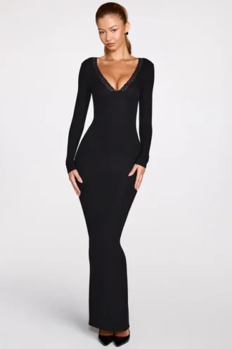 Vestido largo de manga larga con escote pronunciado y tejido de modal acanalado Noa en negro
