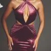 Vestido largo de terciopelo con cuello halter Adriana en color vino