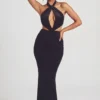 Vestido largo de terciopelo con cuello halter Adriana en negro azabache